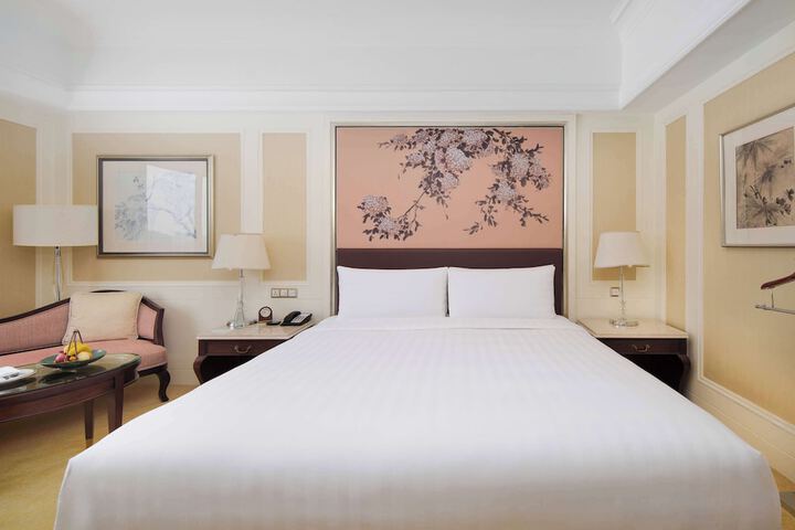 Room 40 of 229