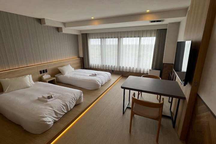 Room 2 of 12