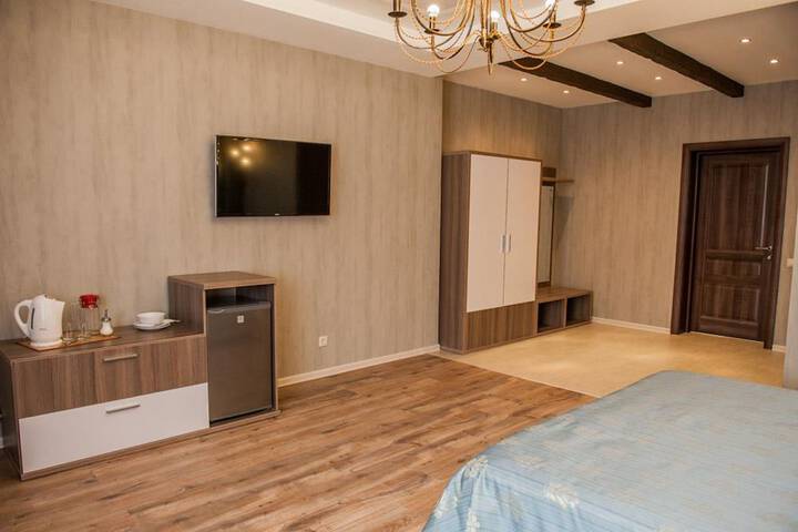Room 4 of 14