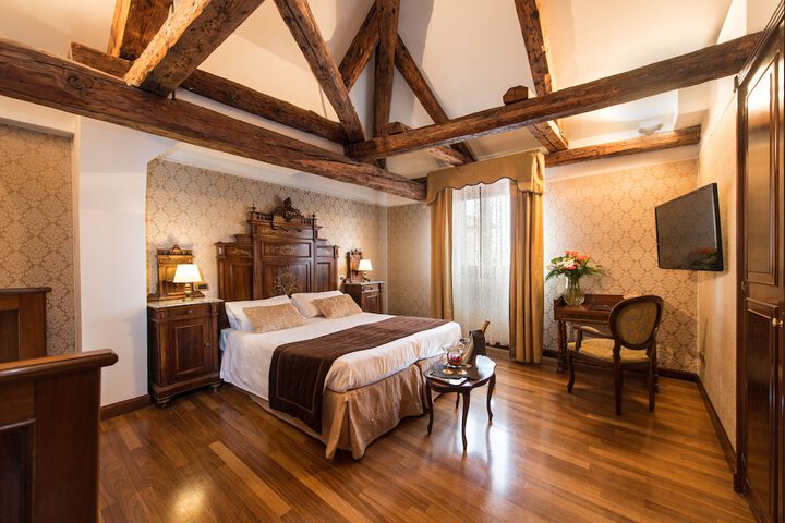 Room 4 of 41