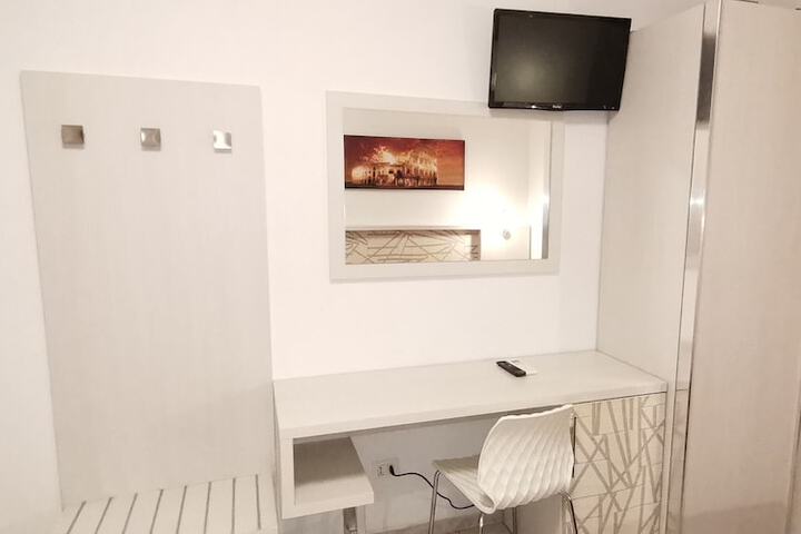 Room 21 of 44