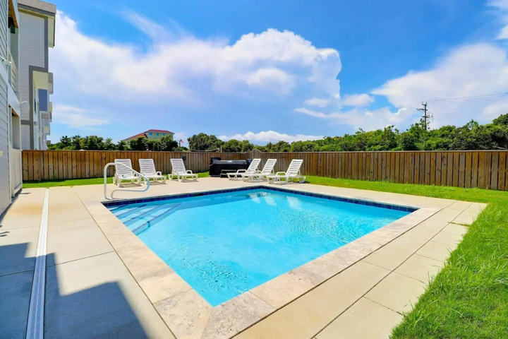 Pool 12 of 27