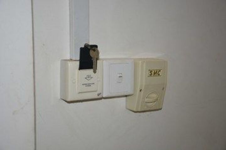 Room 9 of 28