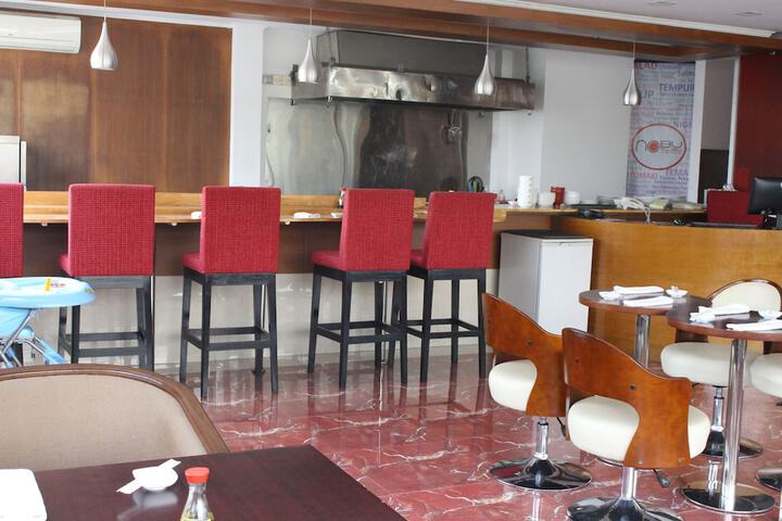 Dining 42 of 54