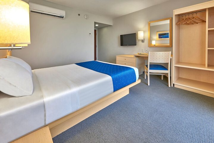 Room 13 of 44