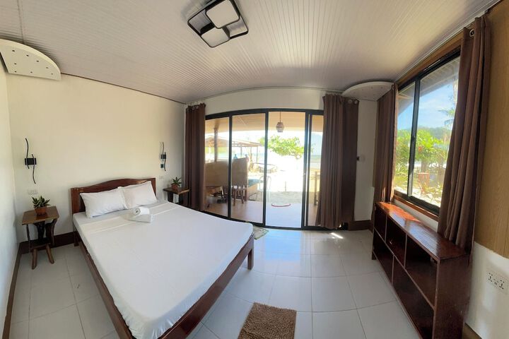Room 13 of 61