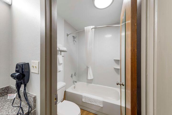 1 King Bed High Speed Internet Accessible Microwave and Refrigerator Couch Coffee Maker Iron Full Breakfast (5 of 10)