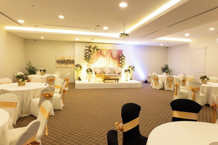 Ballroom/Hall 58 of 69