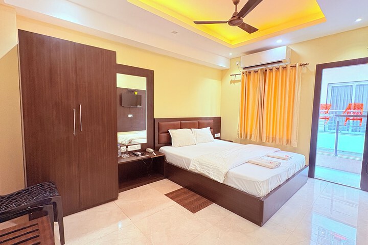 Room 14 of 77