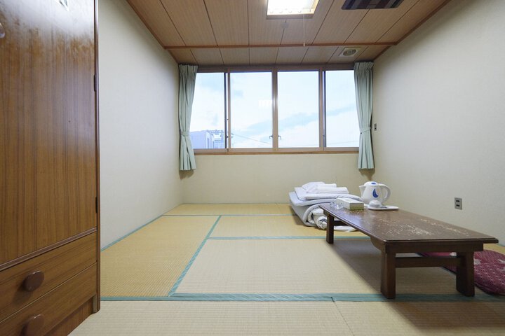 Room 4 of 46
