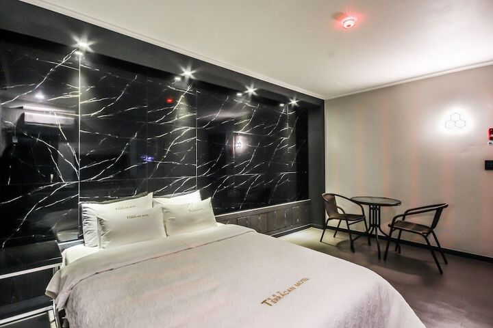 Room 46 of 118