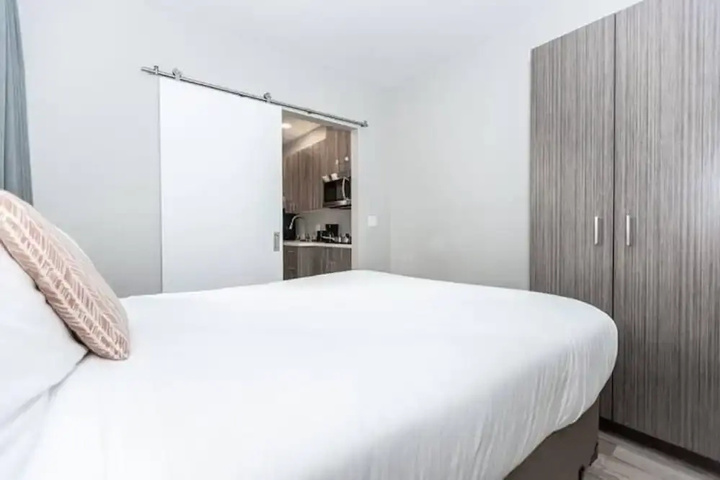 Room 5 of 19