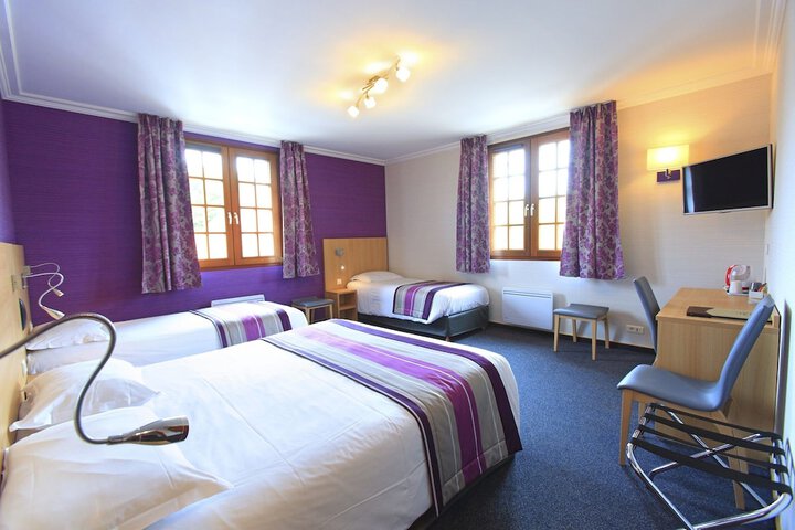 Room 13 of 77