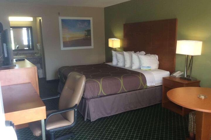 1 King Bed (1 of 5)