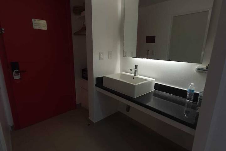 Room 10 of 21