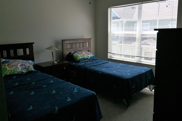Room 4 of 10