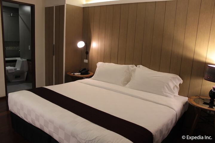 Room 11 of 110