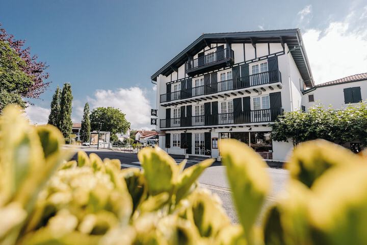 Hotel Trinquet in Saint-Pee-sur-Nivelle