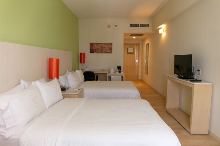Room 5 of 81