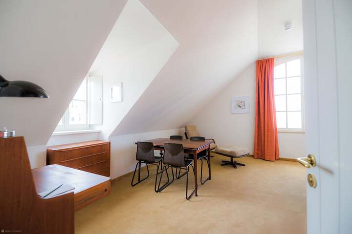 Room 79 of 122