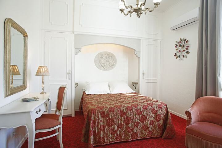 Room 12 of 39