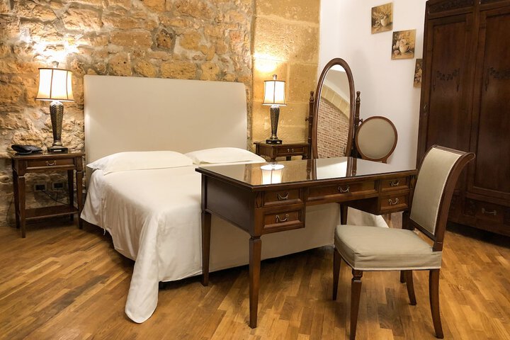 Room 12 of 52