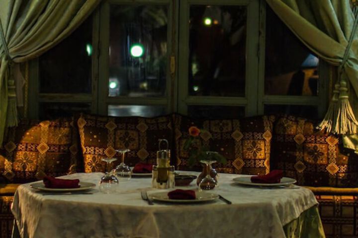 Dining 2 of 7