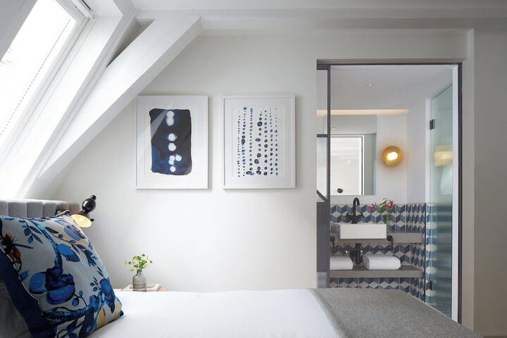 Room 45 of 121