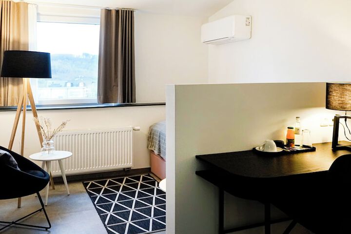 Room 82 of 179