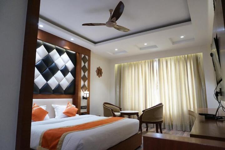 Room 5 of 26