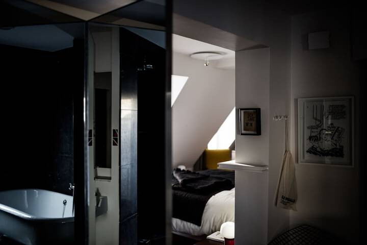 Room 47 of 91