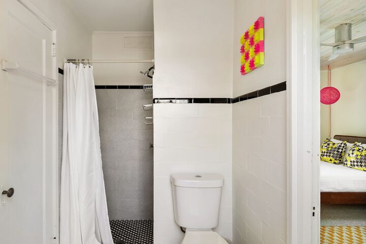 Room 102 of 142