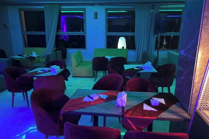 Lounge 17 of 20