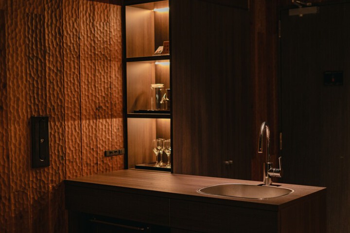 Room 17 of 48