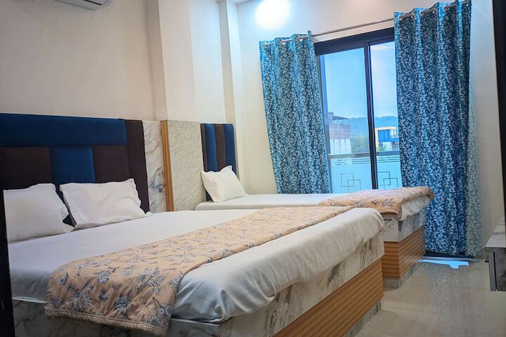 Room 18 of 27