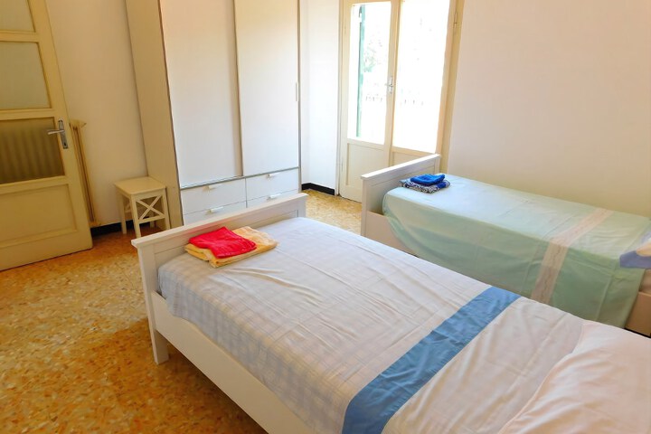 Room 19 of 33