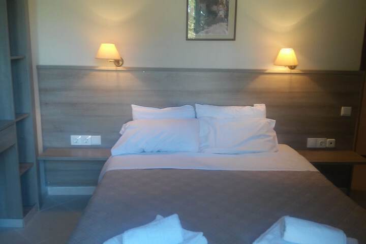 Room 3 of 49