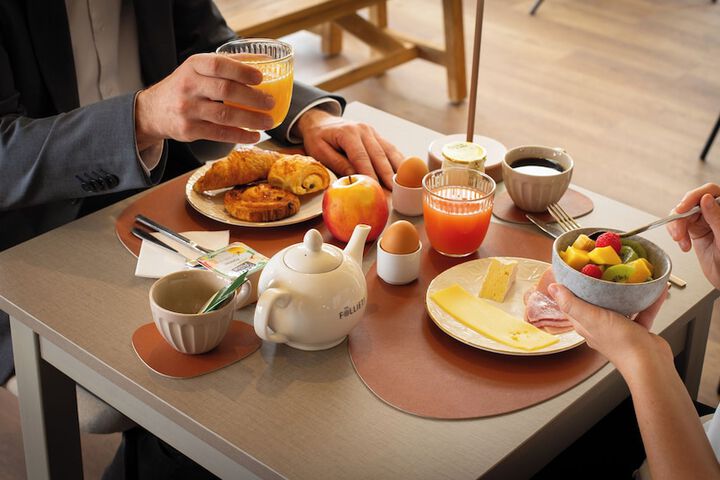Breakfast/Coffee Service 30 of 76
