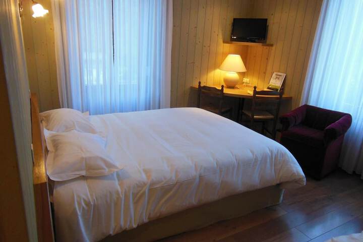 Room 17 of 32