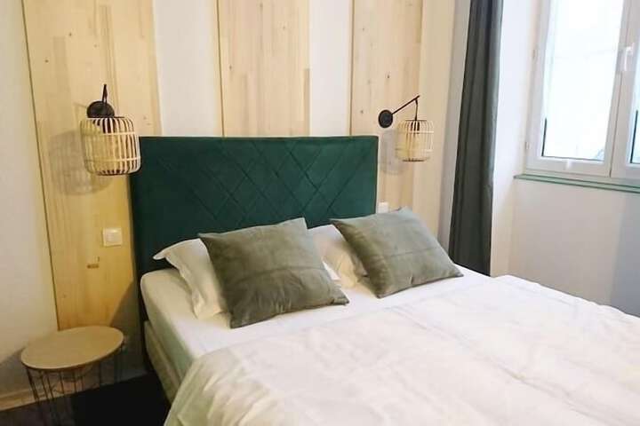Room 33 of 71