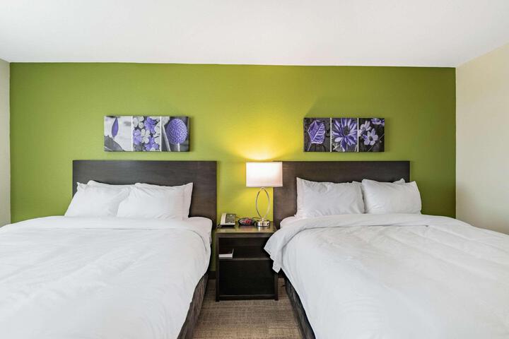 2 Queen Beds (3 of 11)