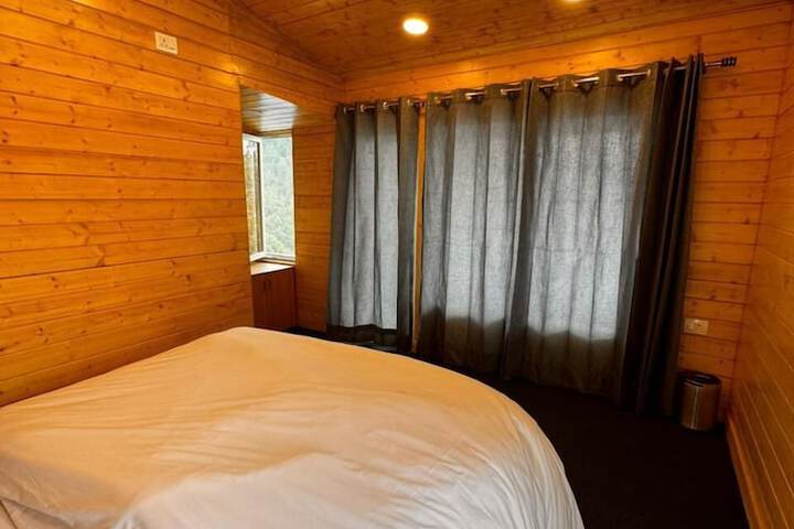 Room 34 of 64