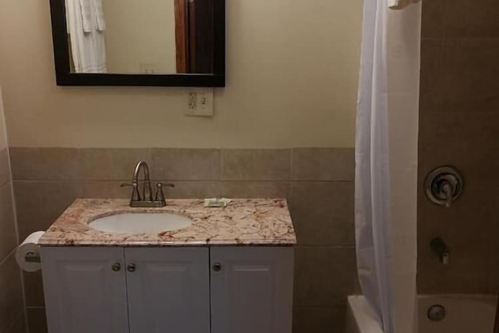 Room 25 of 29