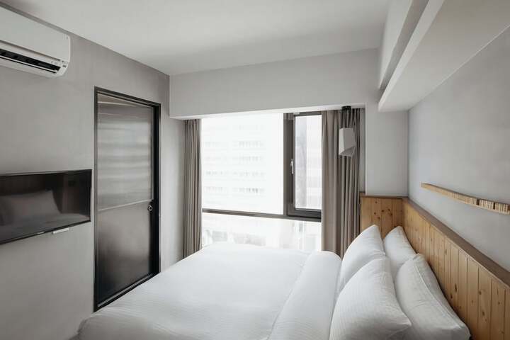 Room 25 of 61