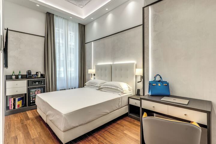 Room 10 of 52