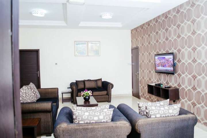 Room 11 of 25
