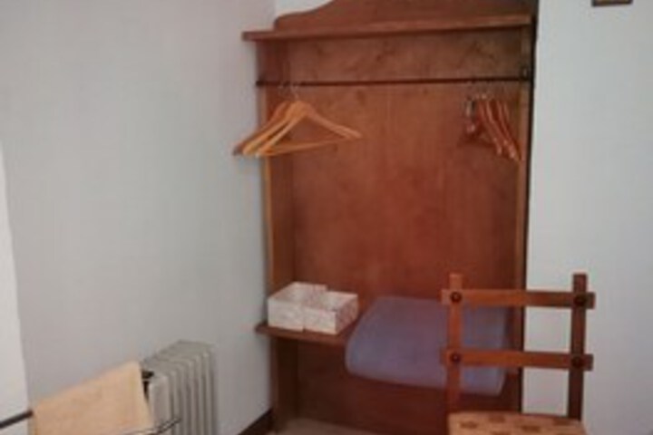 Room 70 of 93