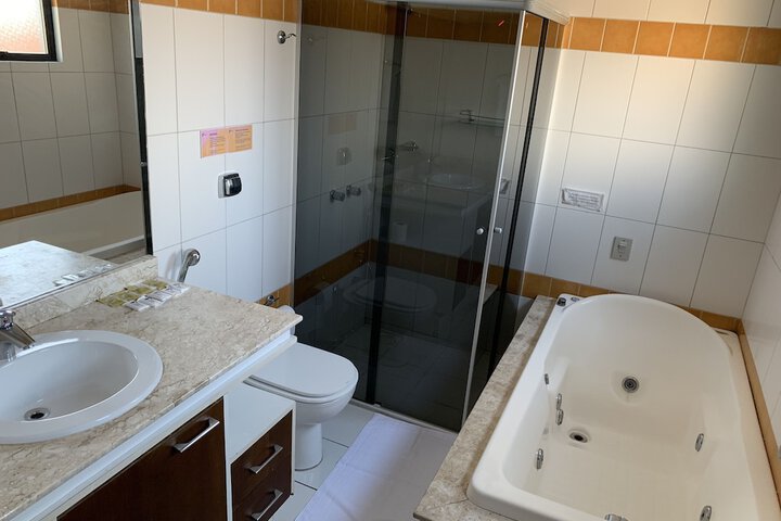 Room 106 of 128