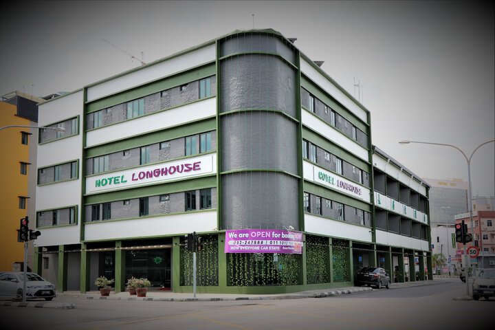 Photo of Hotel Longhouse