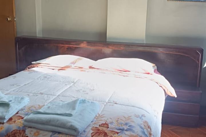 Room 4 of 7